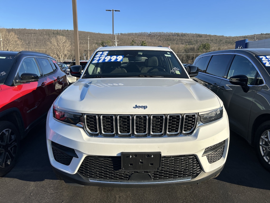 Used 2023 Jeep Grand Cherokee Laredo X SUV