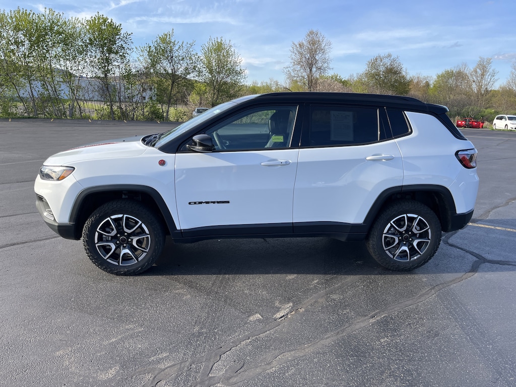 Used 2025 Jeep Compass Trailhawk SUV