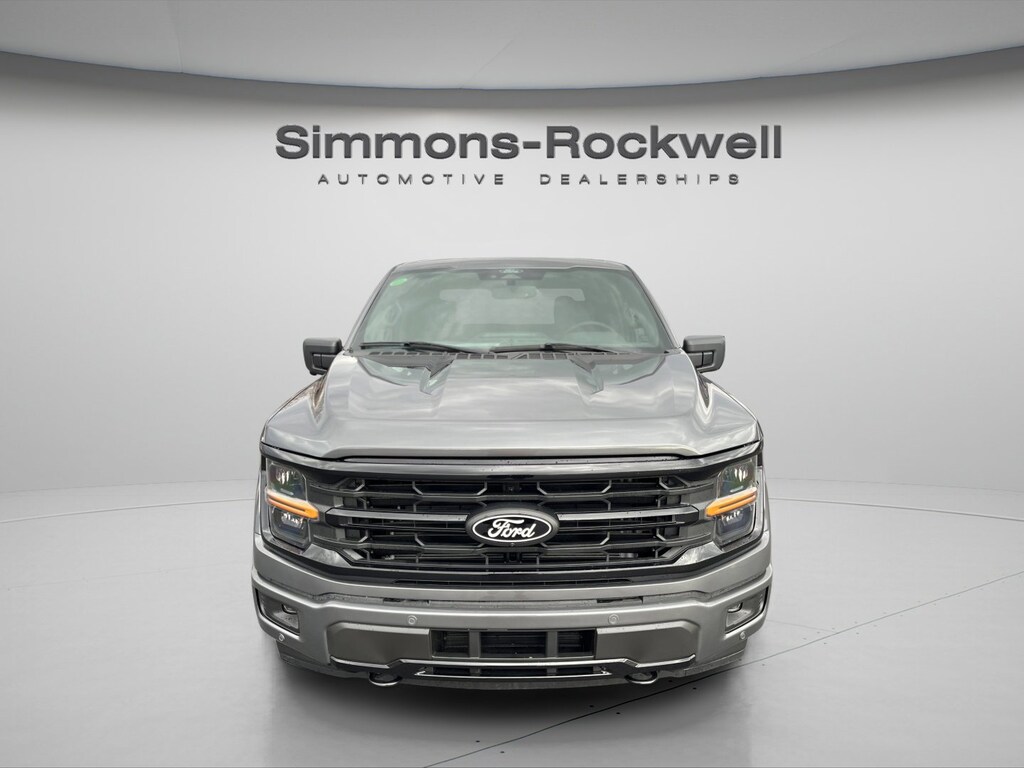 New 2025 Ford F-150 XLT XLT 4WD SuperCrew 5.5 Box