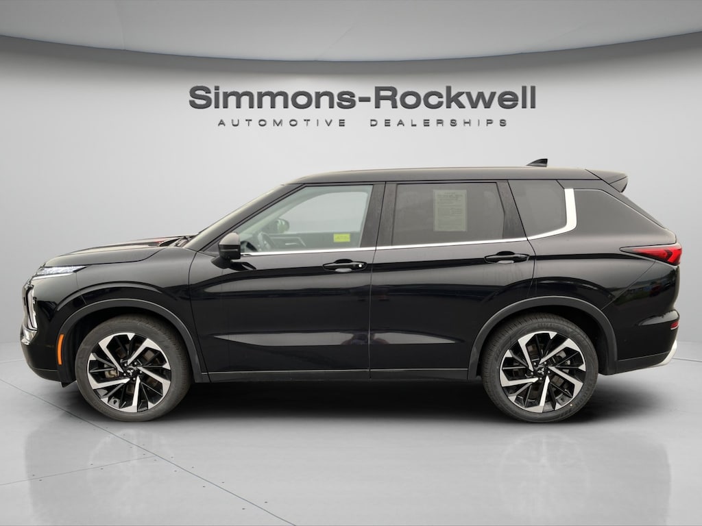 Used 2024 Mitsubishi Outlander SE SUV