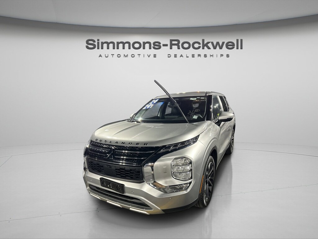 Used 2024 Mitsubishi Outlander SE SUV