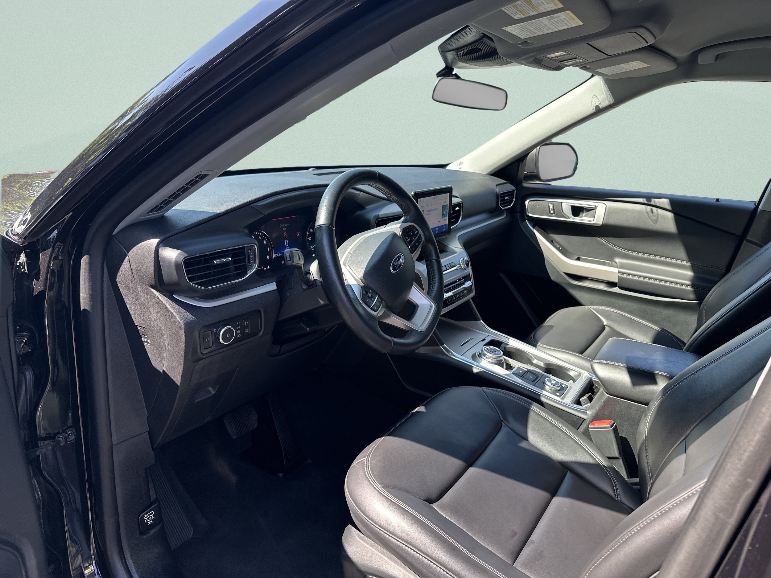 2023 Ford Explorer XLT - Photo 10