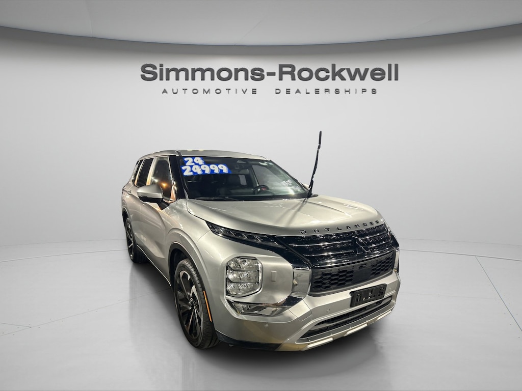 Used 2024 Mitsubishi Outlander SE SUV
