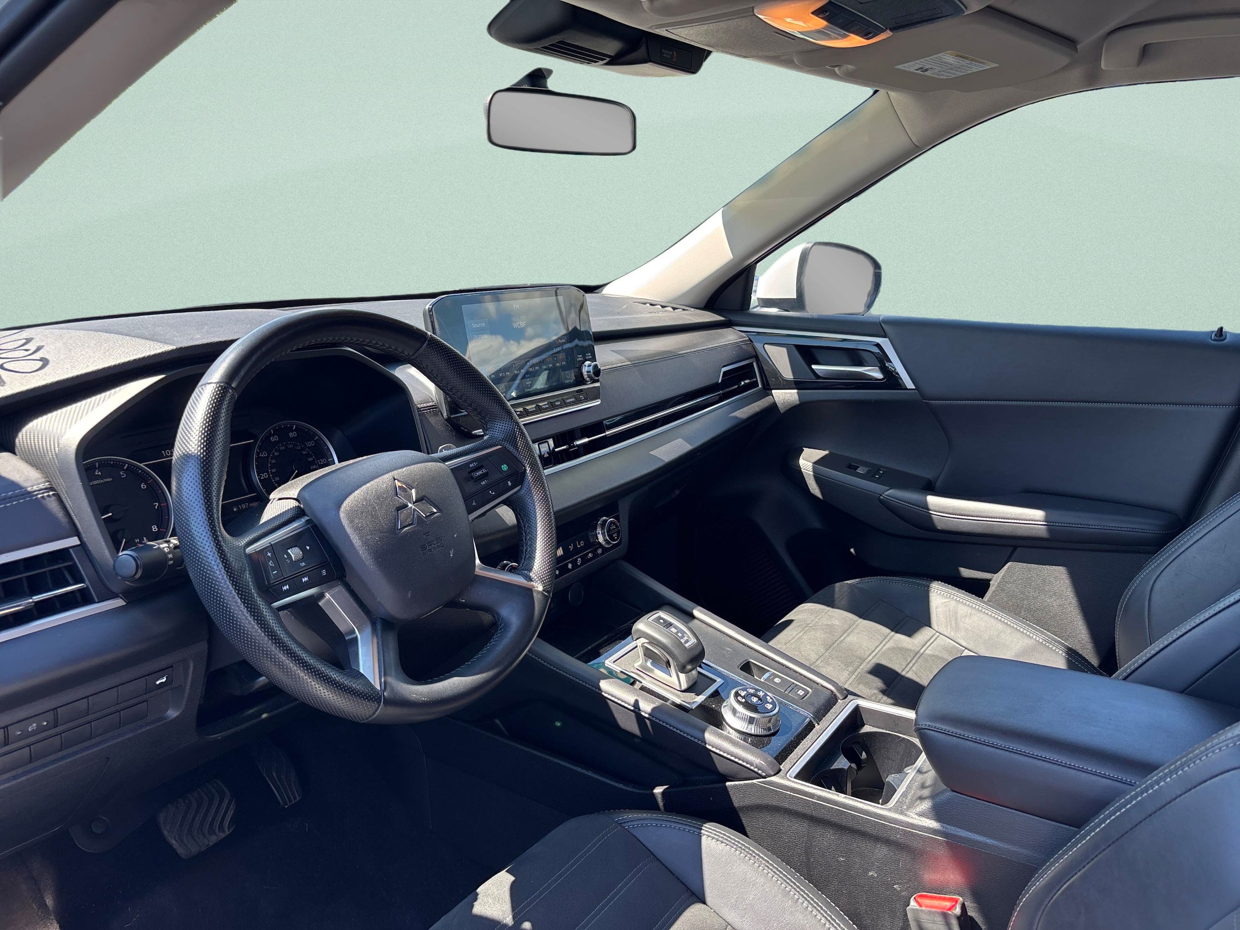 2024 Mitsubishi Outlander SE - Photo 15