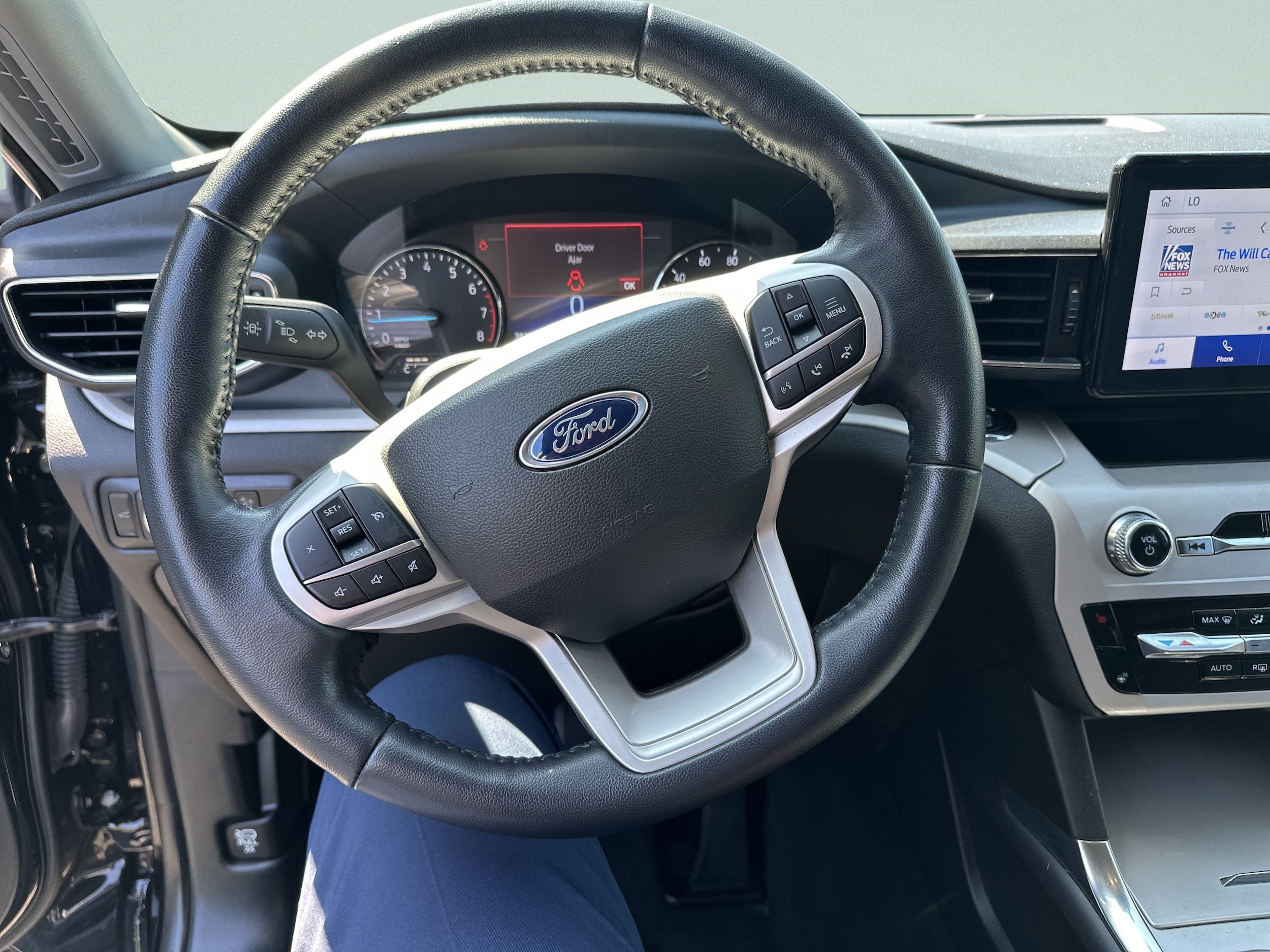 2023 Ford Explorer XLT - Photo 11