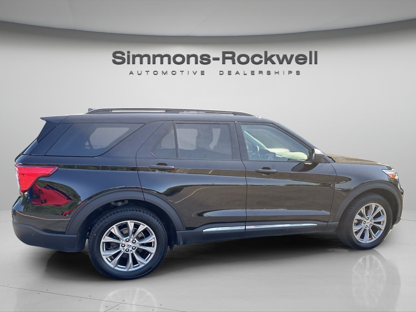 2023 Ford Explorer XLT - Photo 6