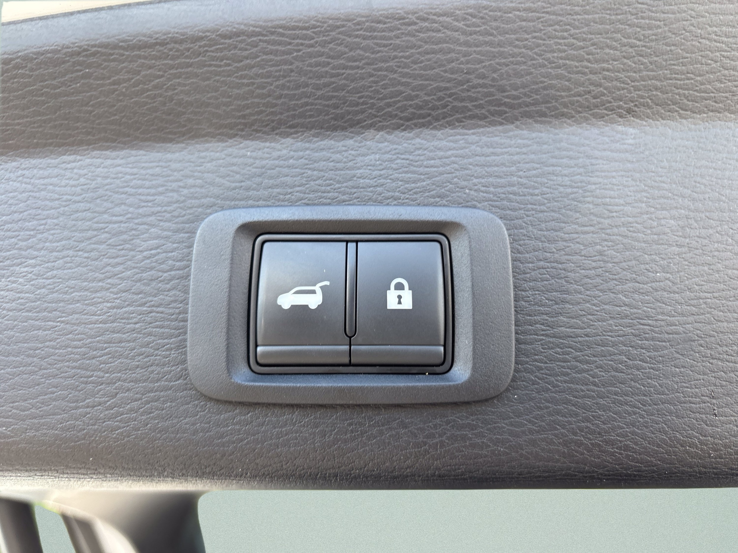 2024 Mitsubishi Outlander SE - Photo 12