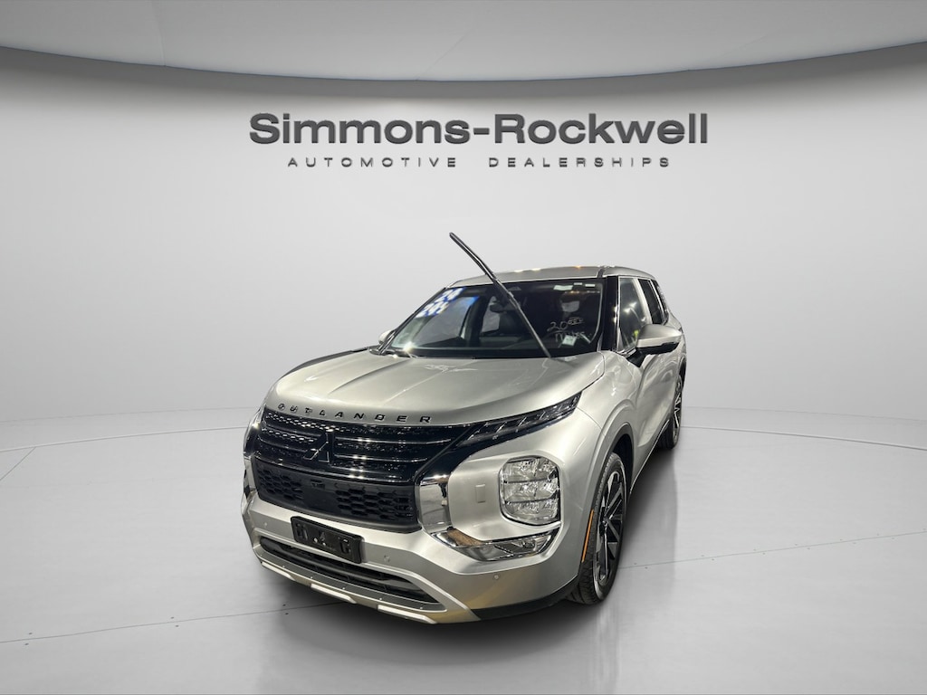 Used 2024 Mitsubishi Outlander SE SUV