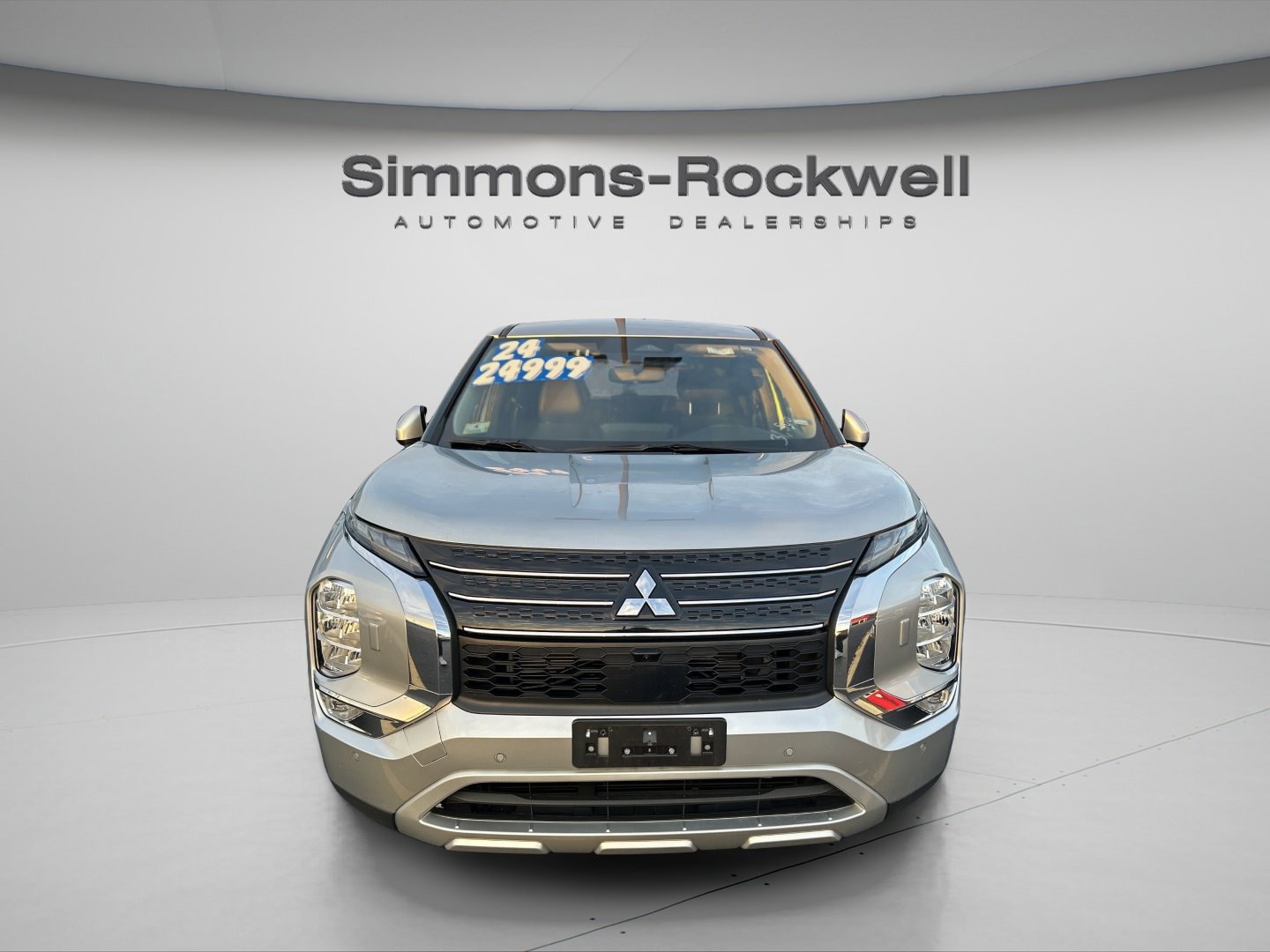 2024 Mitsubishi Outlander SE's photo