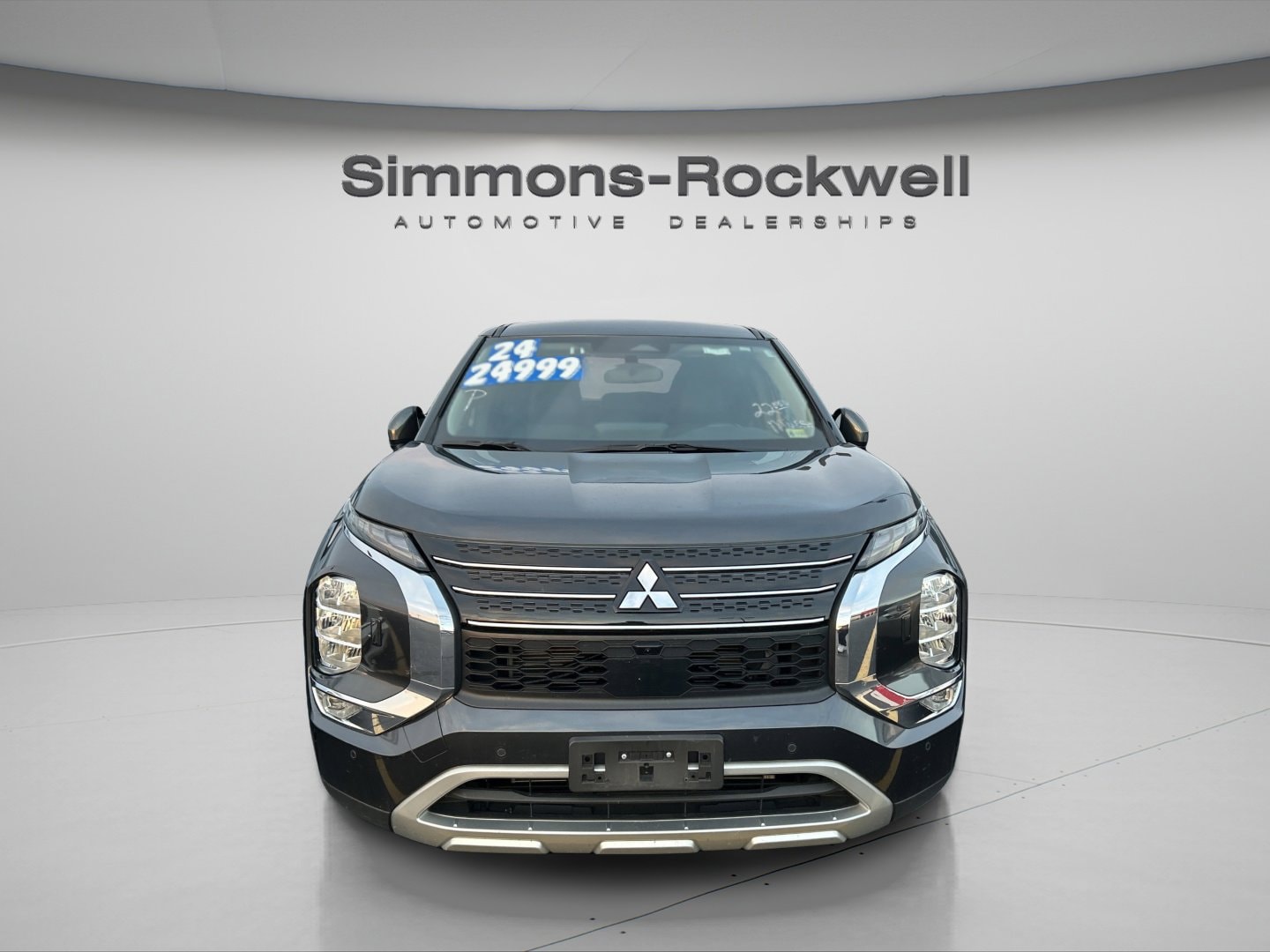 2024 Mitsubishi Outlander SE's photo