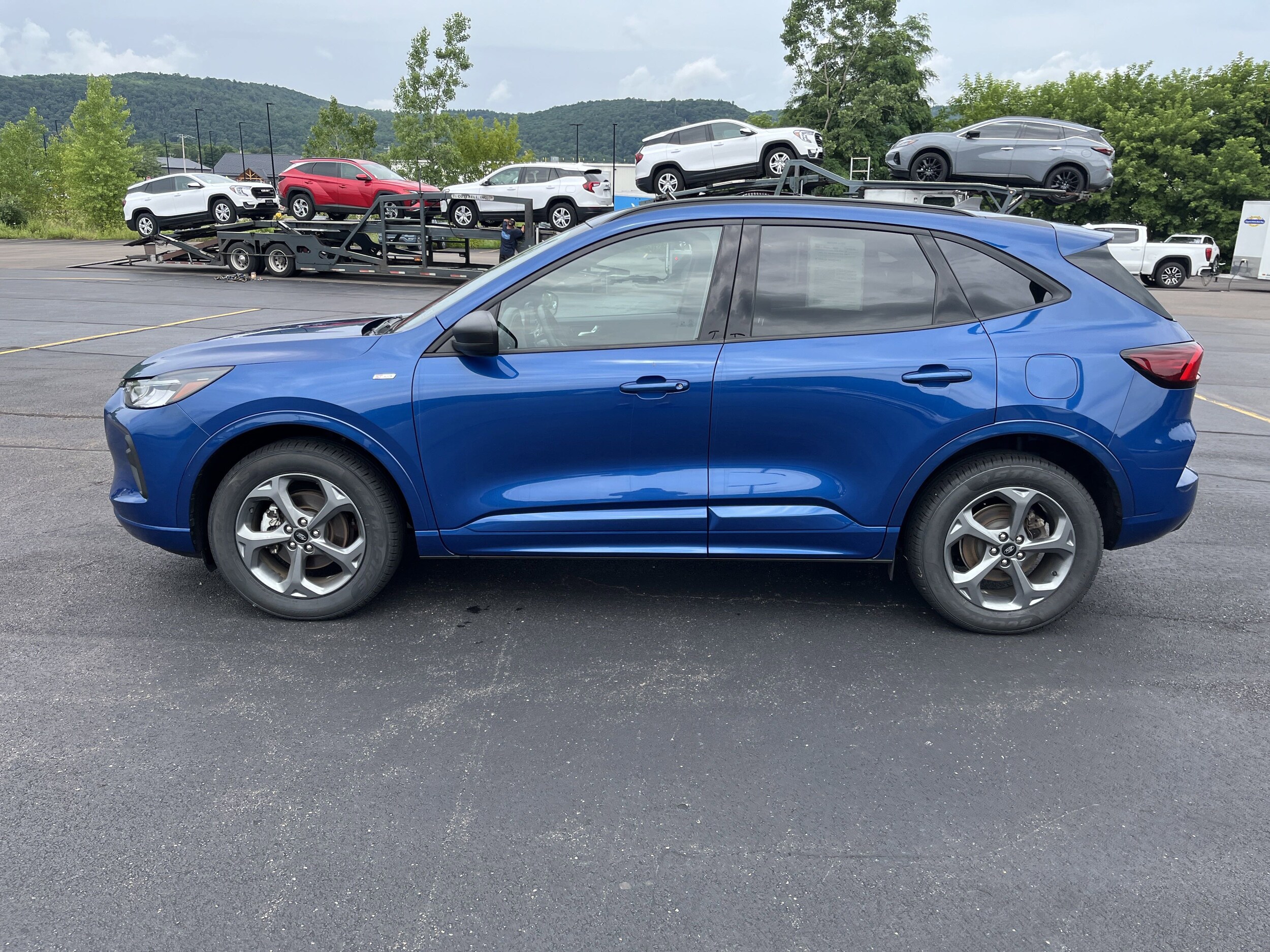 2023 Ford Escape ST-Line photo 4