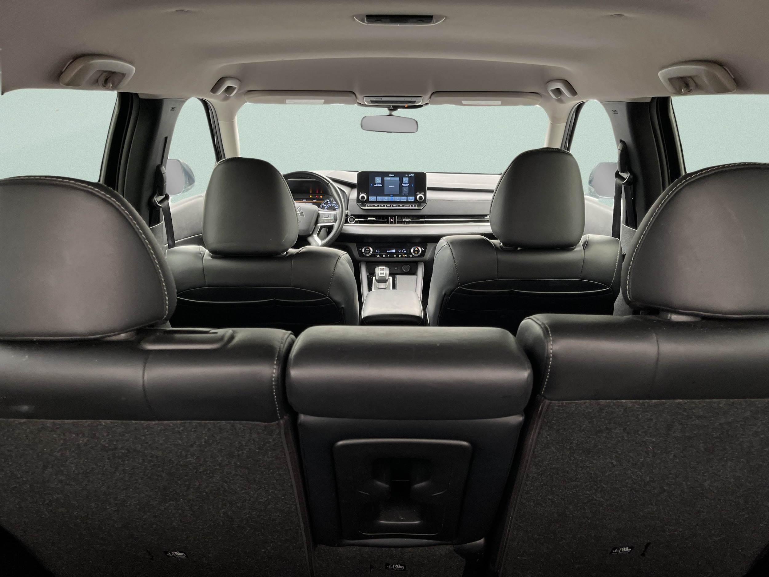 2024 Mitsubishi Outlander SE - Photo 12