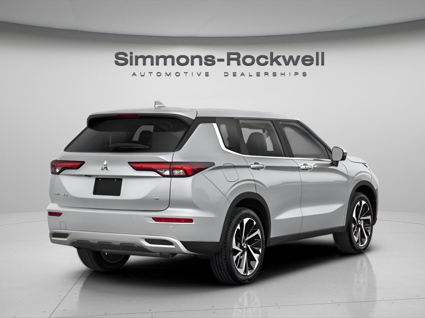 2024 Mitsubishi Outlander SE photo 2