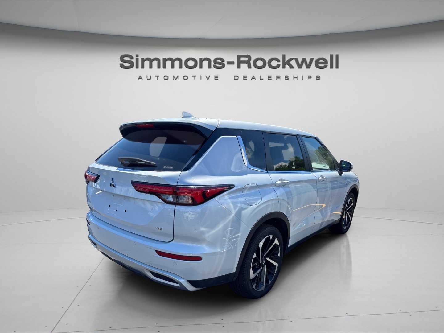 2024 Mitsubishi Outlander SE - Photo 6