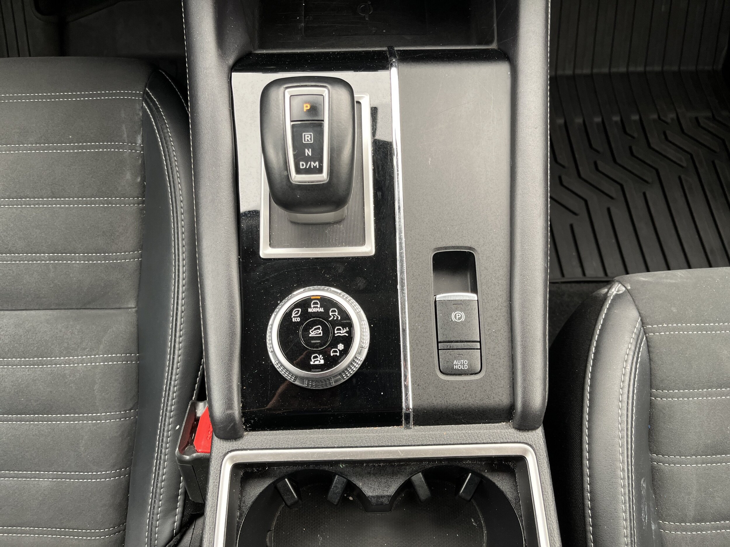 2024 Mitsubishi Outlander SE - Photo 10
