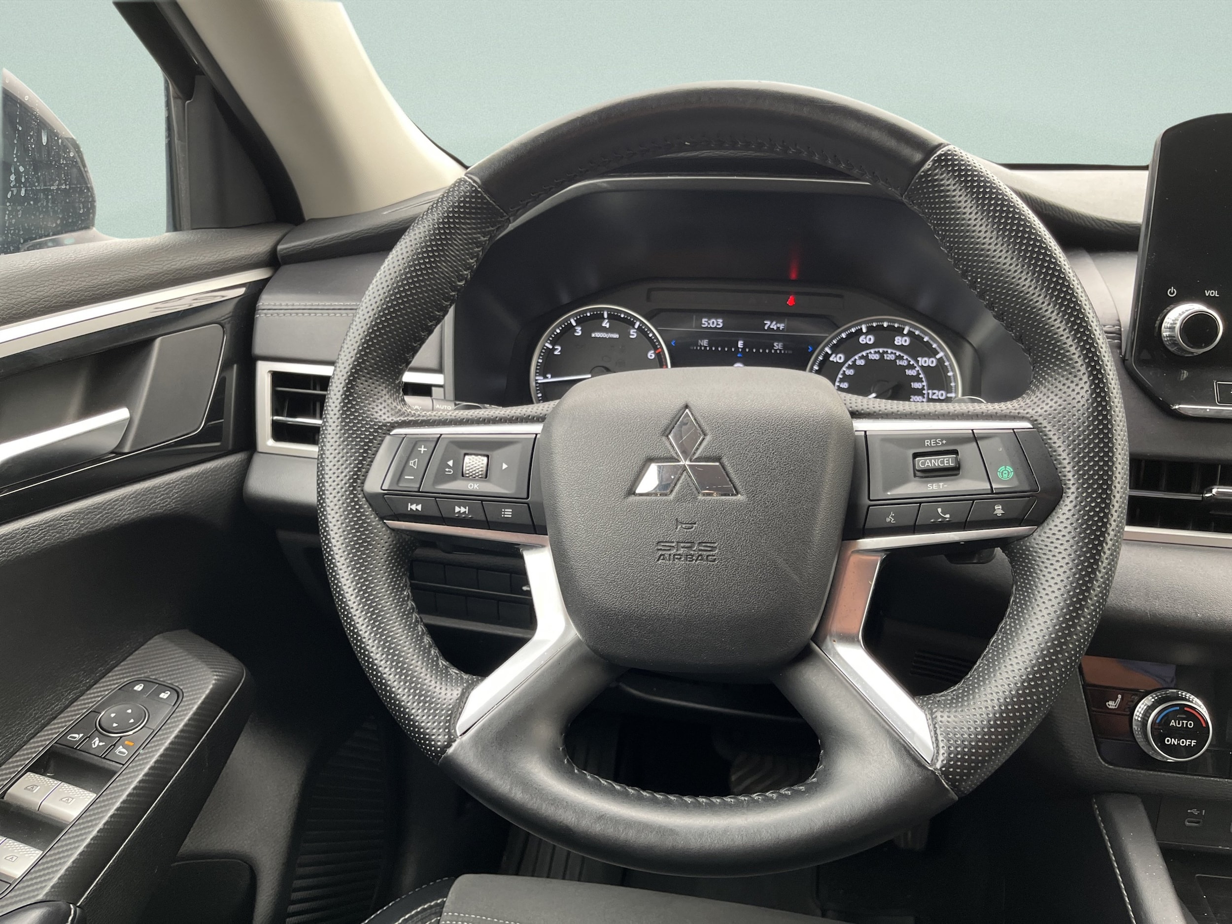 2024 Mitsubishi Outlander SE - Photo 28