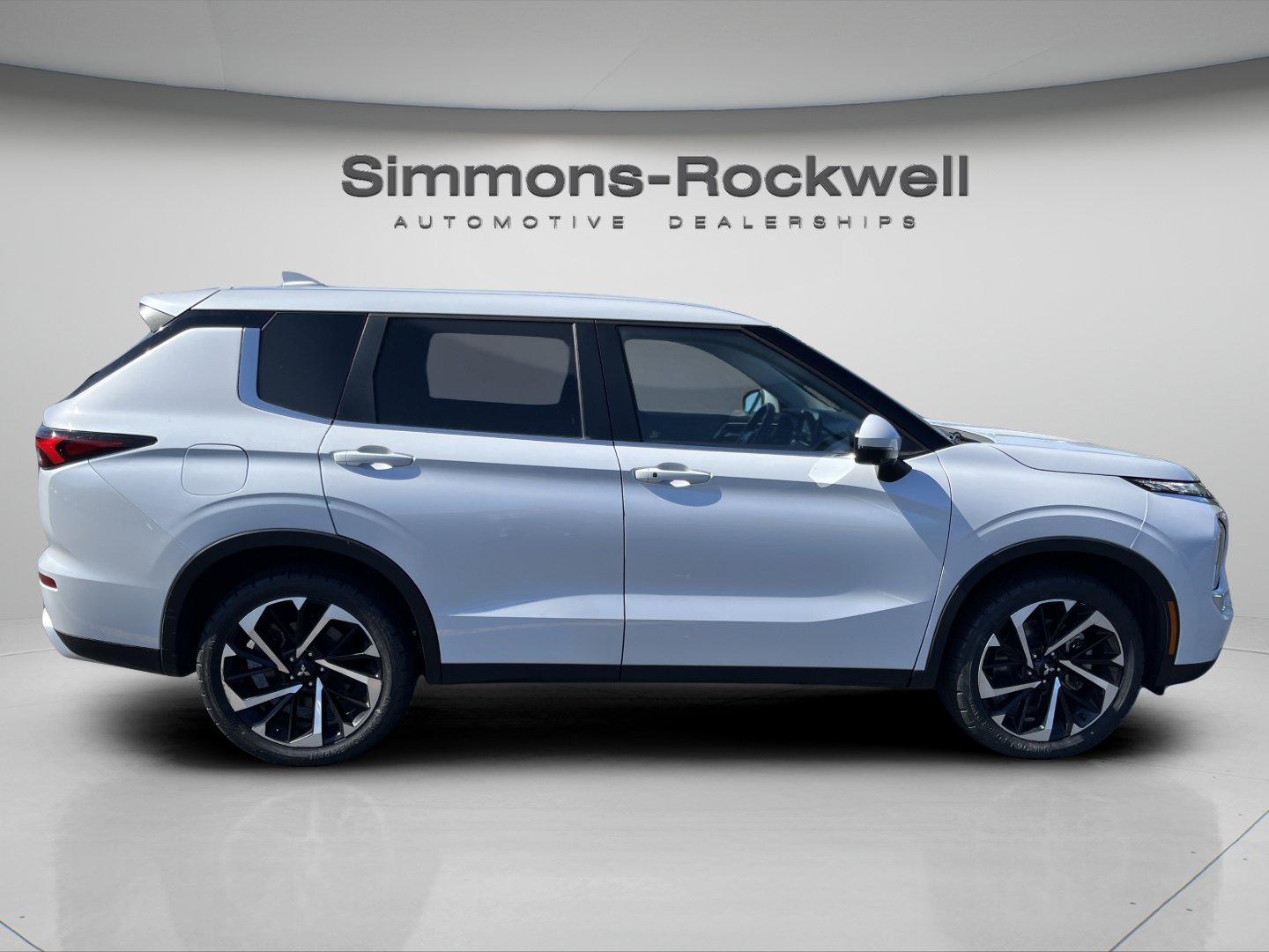 2024 Mitsubishi Outlander - Photo 6