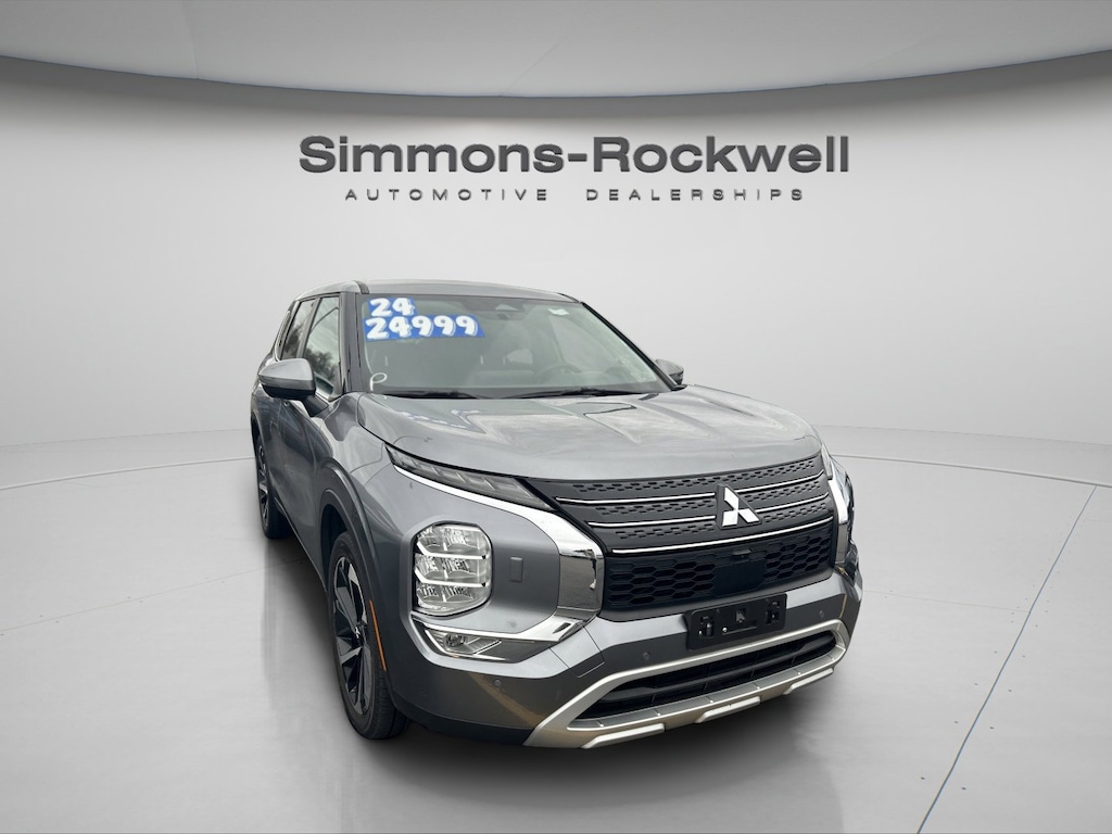 Used 2024 Mitsubishi Outlander SE SUV