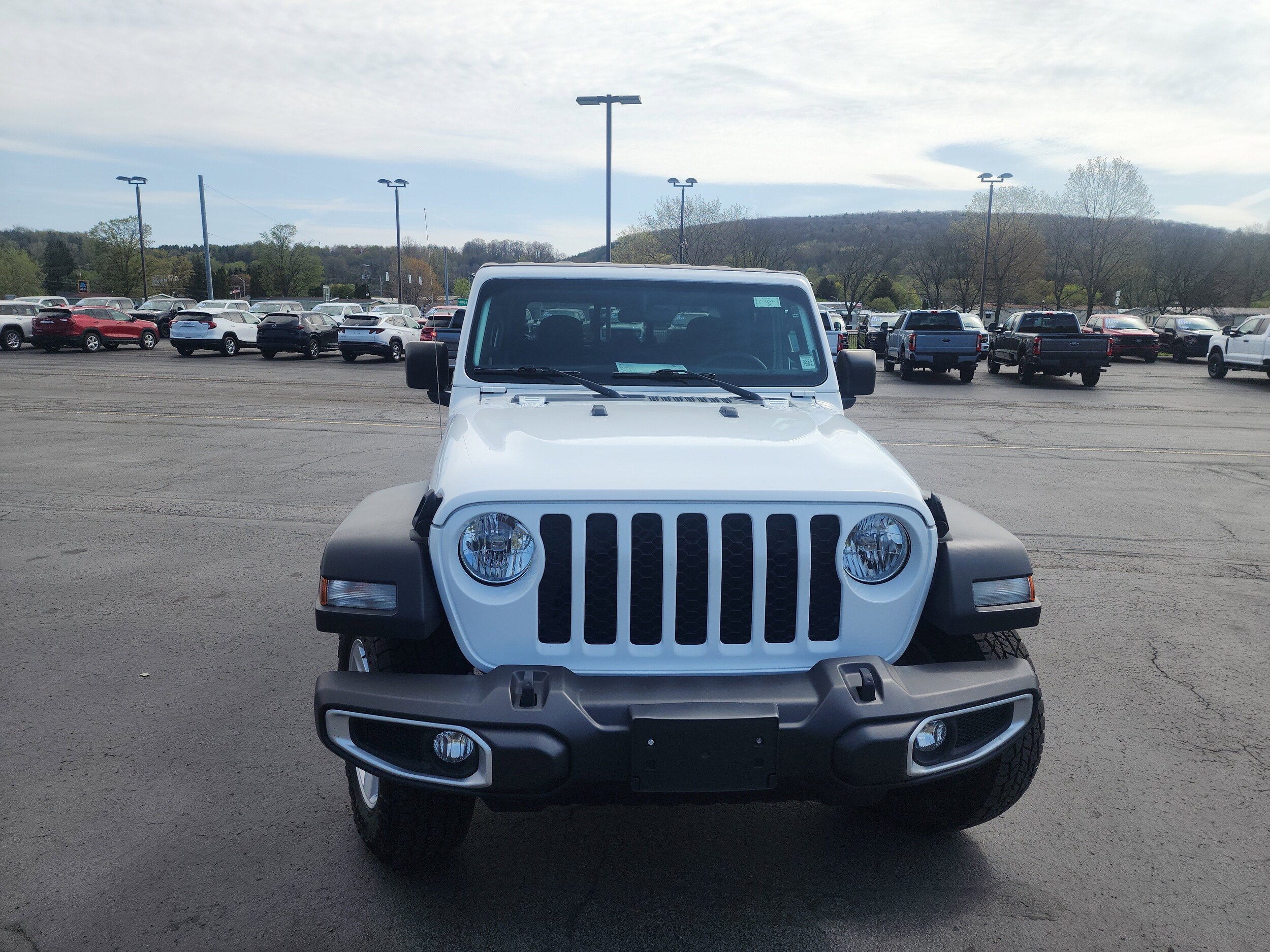 2023 Jeep Gladiator Sport S photo 2