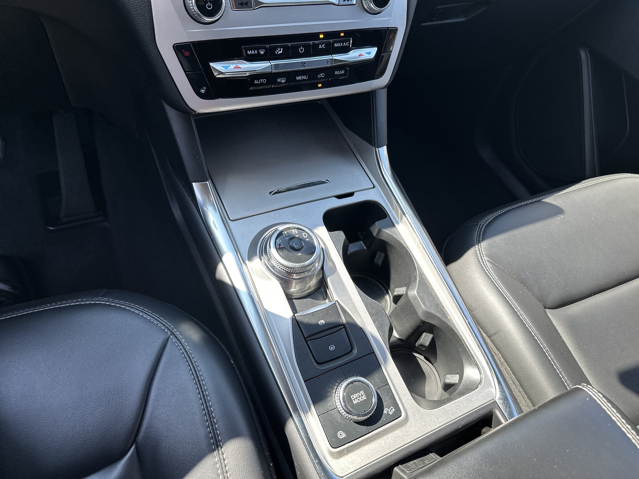 2023 Ford Explorer XLT - Photo 13