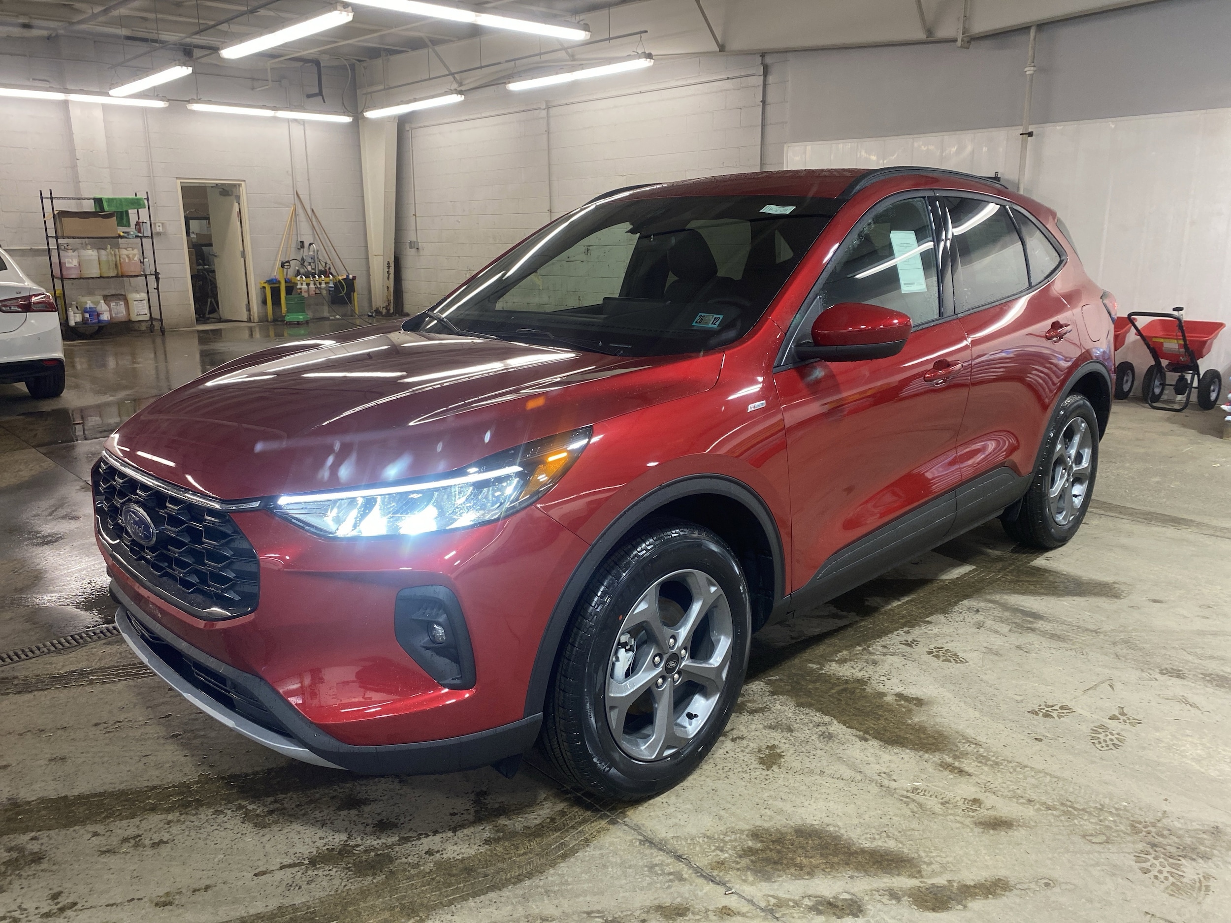 2026 Ford Escape ST-Line Select's photo