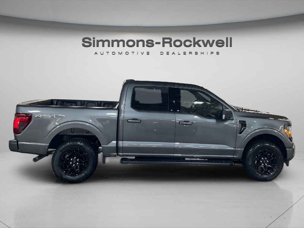 New 2025 Ford F-150 XLT XLT 4WD SuperCrew 5.5 Box