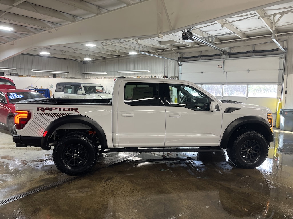 New 2025 Ford F-150 Raptor Raptor 4WD SuperCrew 5.5 Box