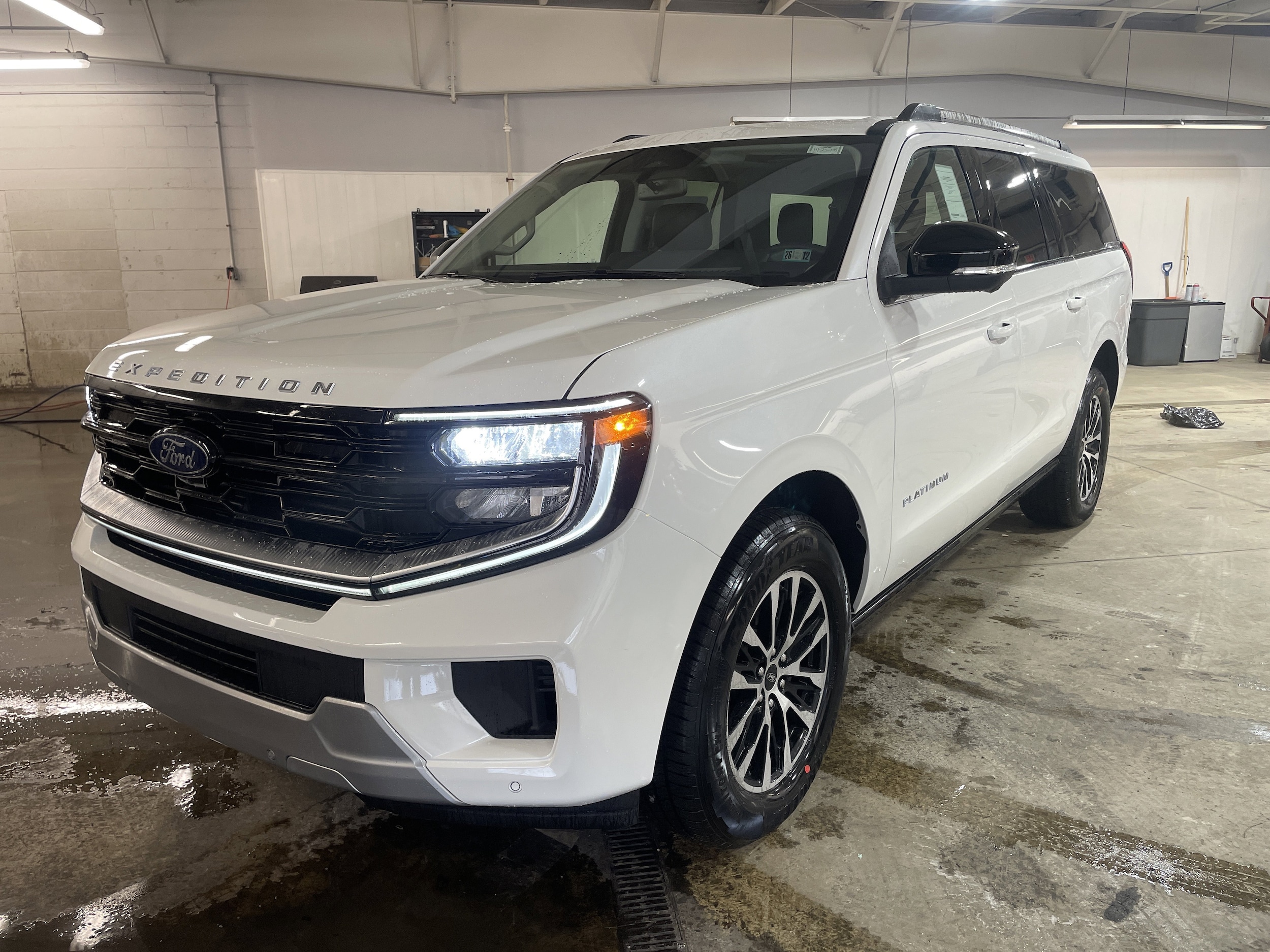 2025 Ford Expedition Platinum's photo