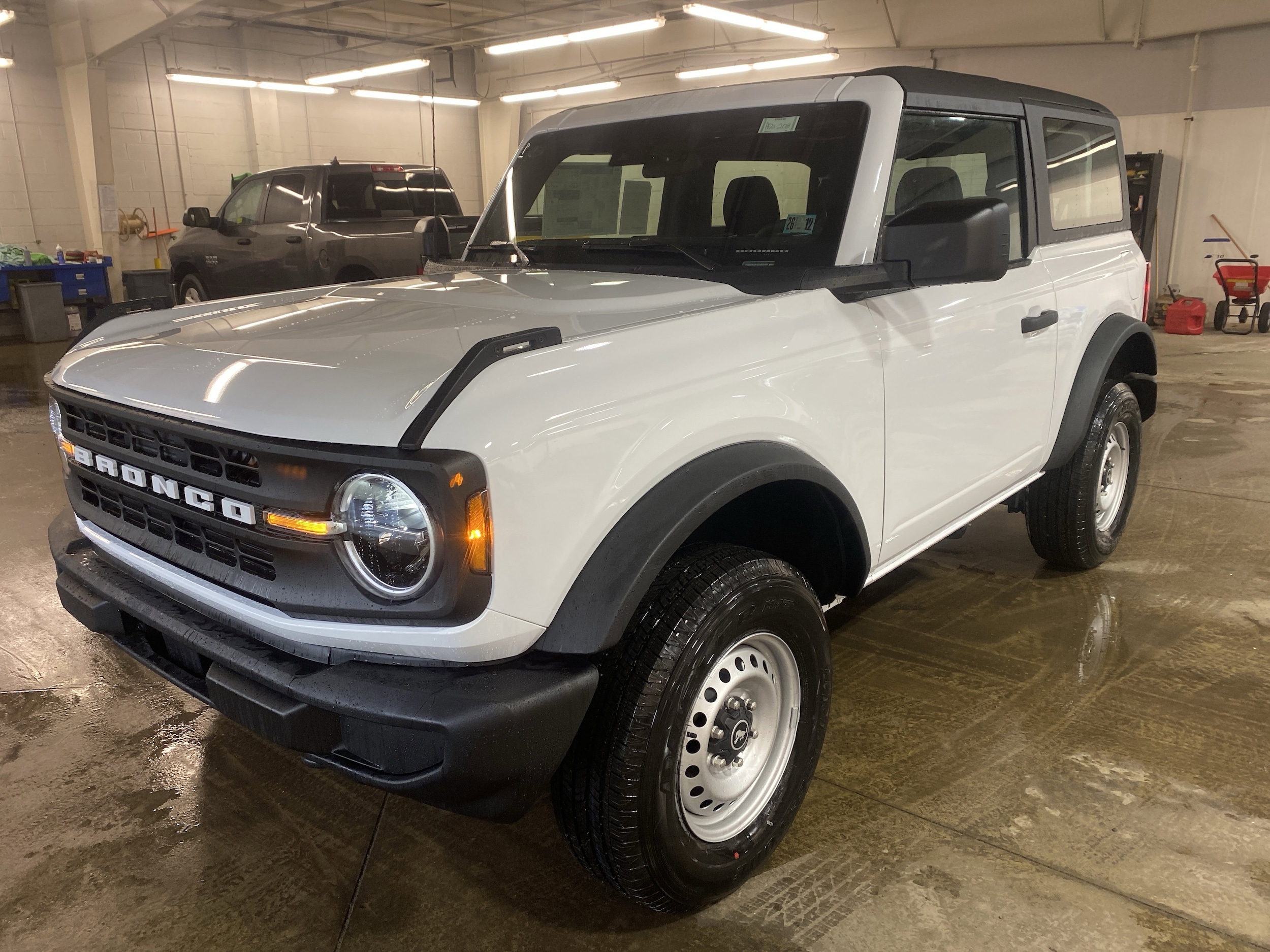 2025 Ford Bronco 2-Door Base's photo