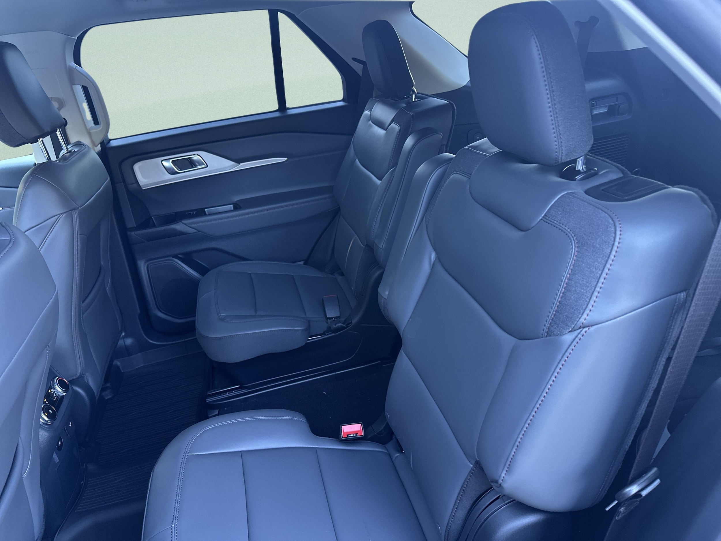 2026 Ford Explorer Active - Photo 13