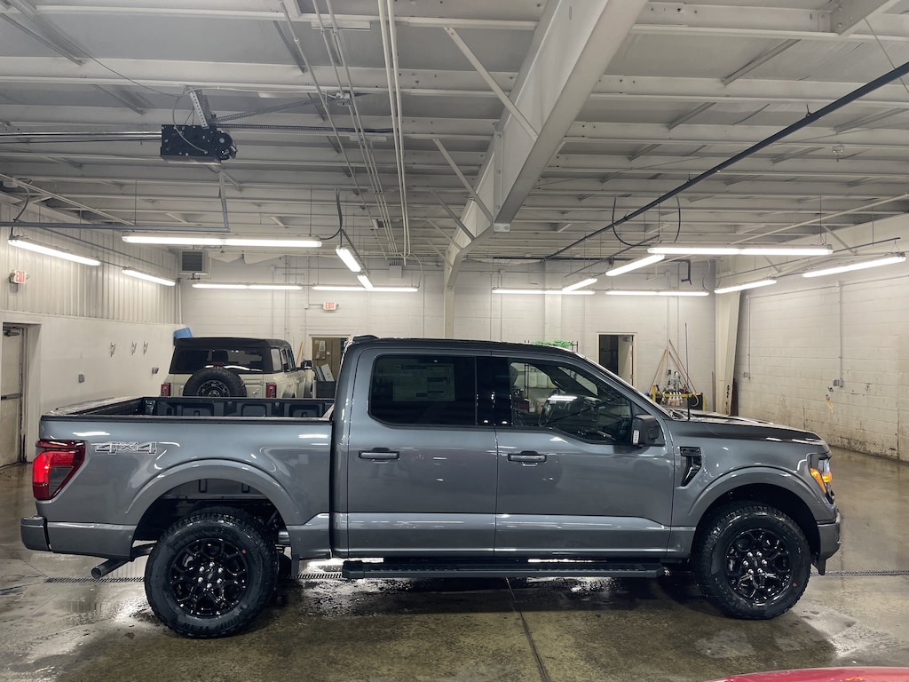 New 2025 Ford F-150 XLT XLT 4WD SuperCrew 5.5 Box