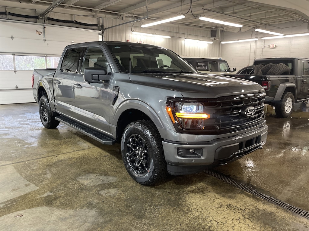 New 2025 Ford F-150 XLT XLT 4WD SuperCrew 5.5 Box