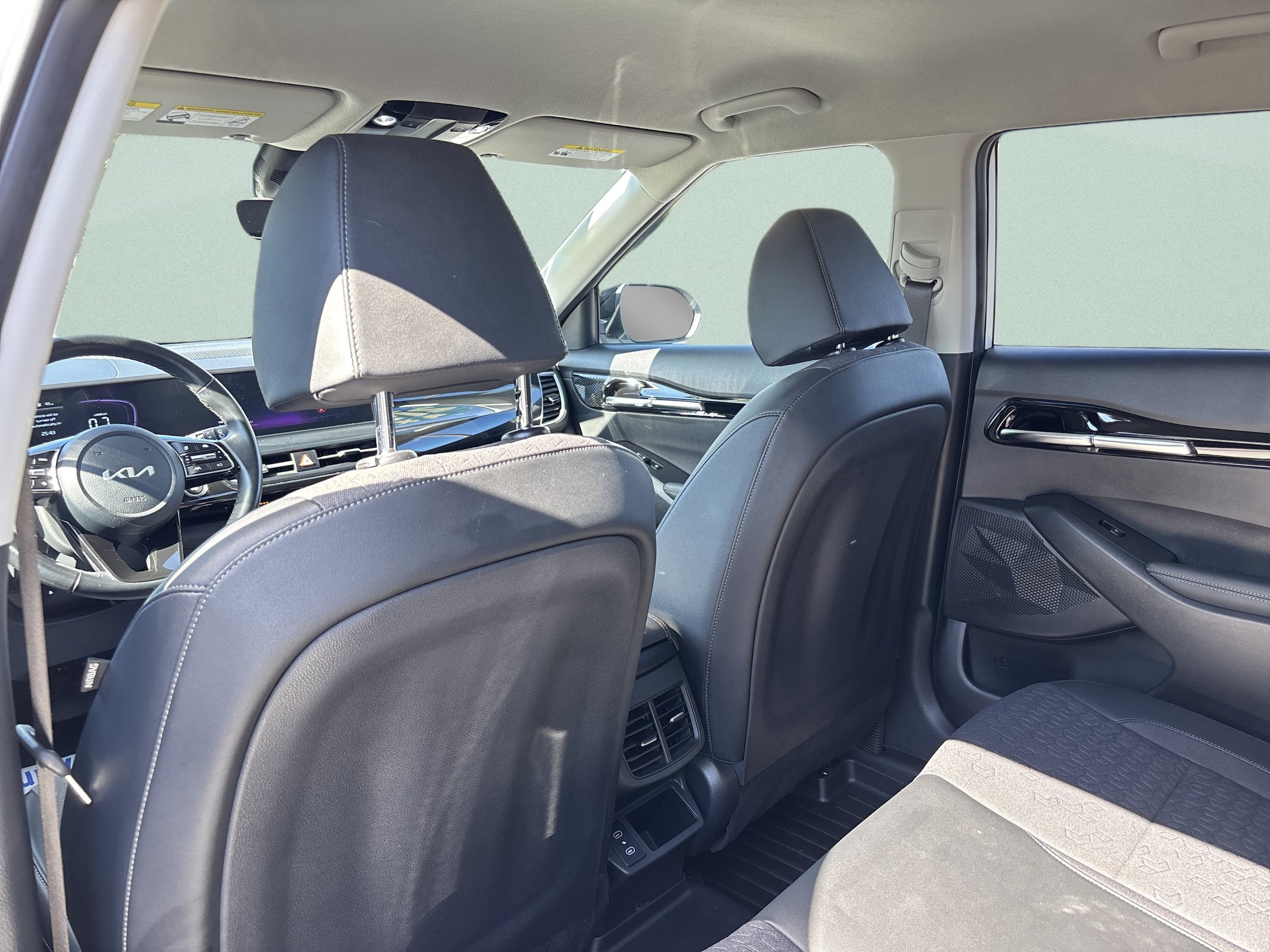 2025 Kia Seltos S - Photo 16