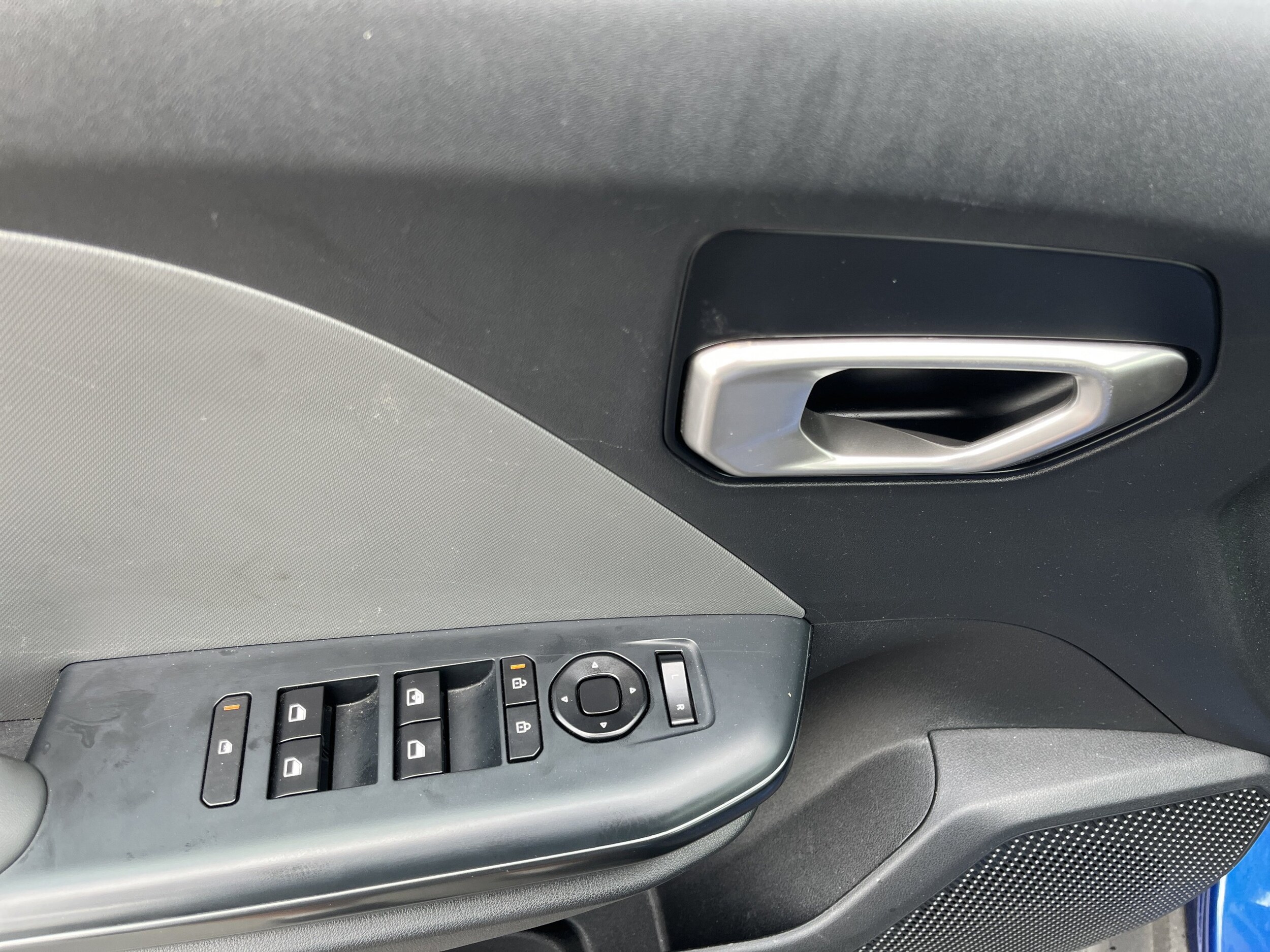 2025 Kia K4 LXS - Photo 18