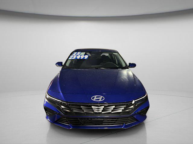 2025 Hyundai Elantra SEL's photo