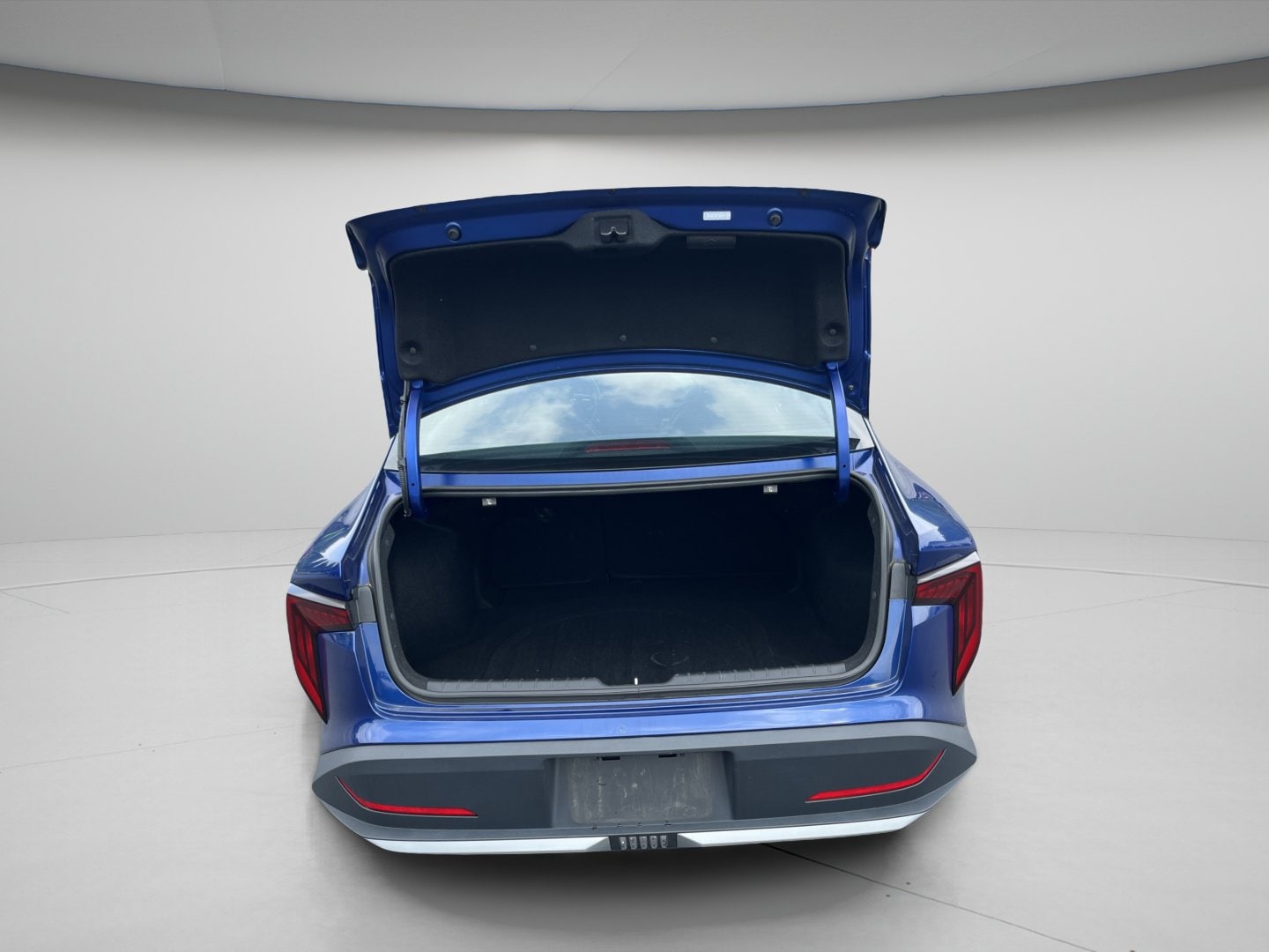 2025 Kia K4 LXS - Photo 11