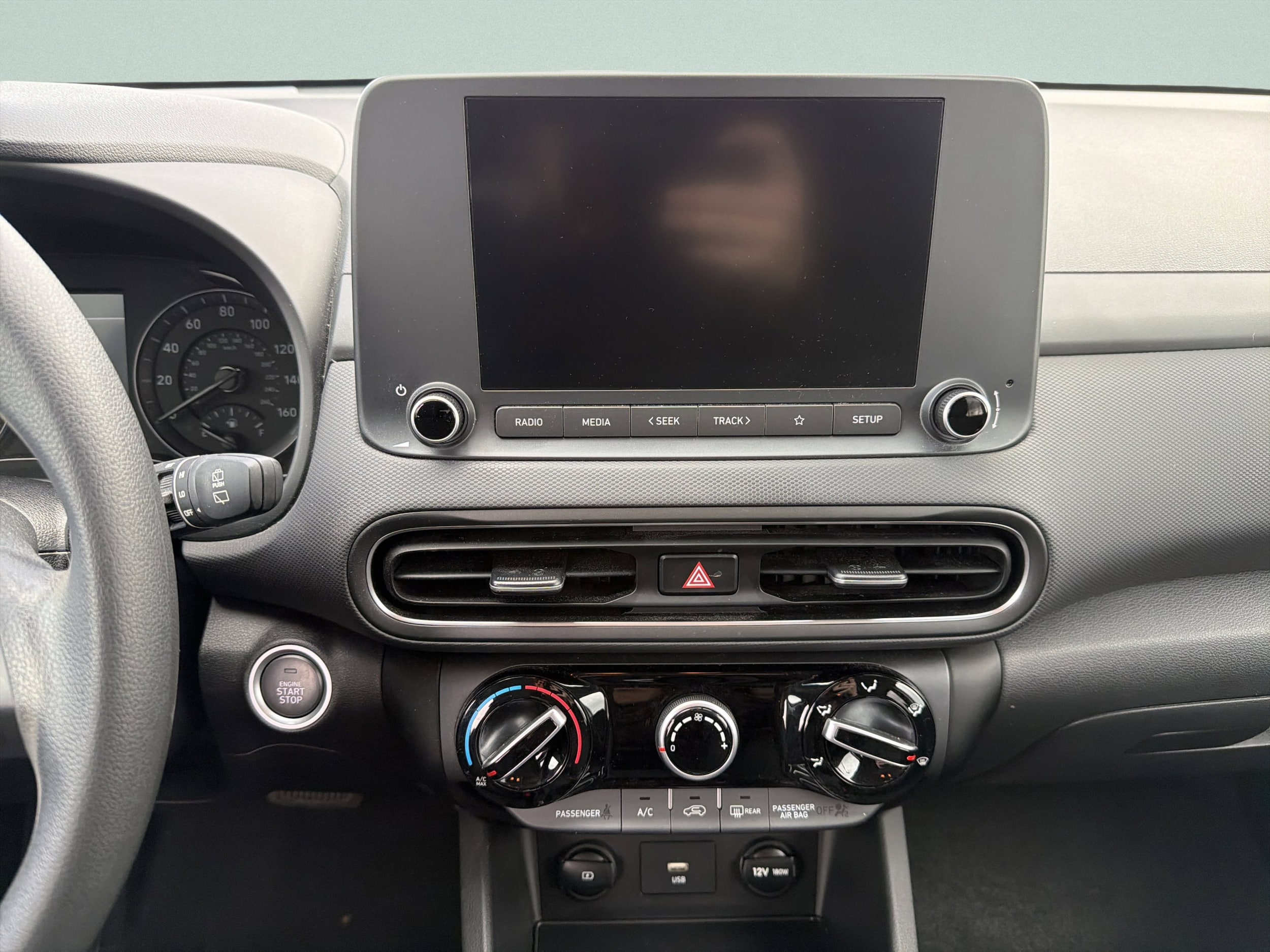 2023 Hyundai Kona SEL - Photo 18