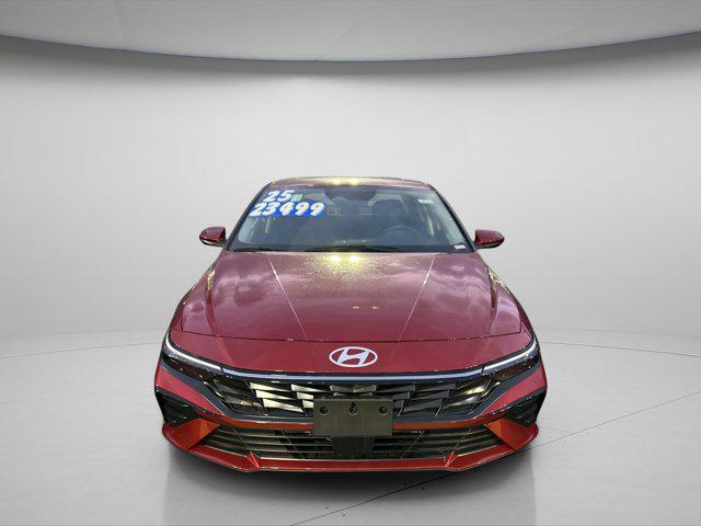 2025 Hyundai Elantra SEL's photo