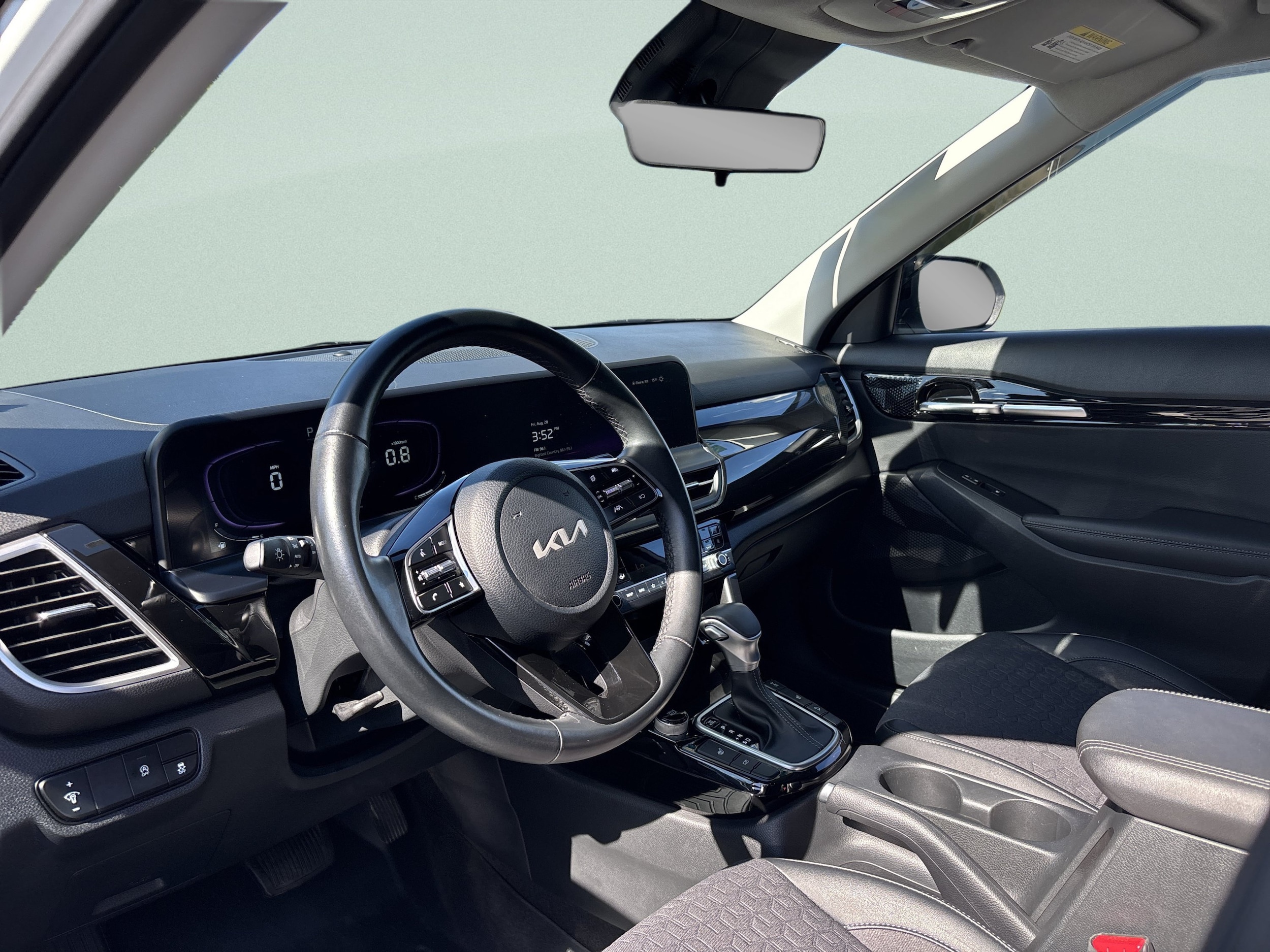 2025 Kia Seltos S - Photo 12