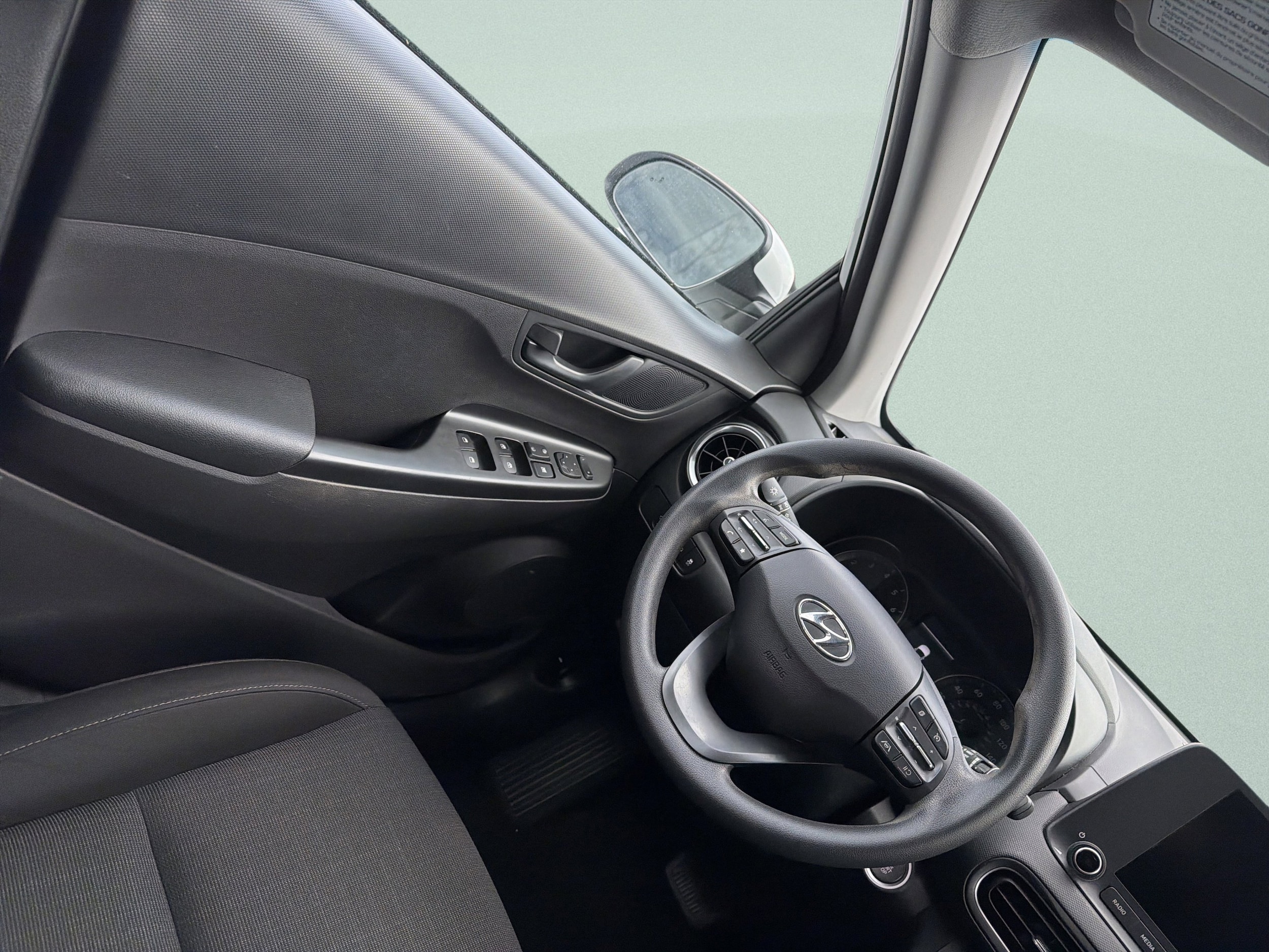 2023 Hyundai Kona SEL - Photo 21