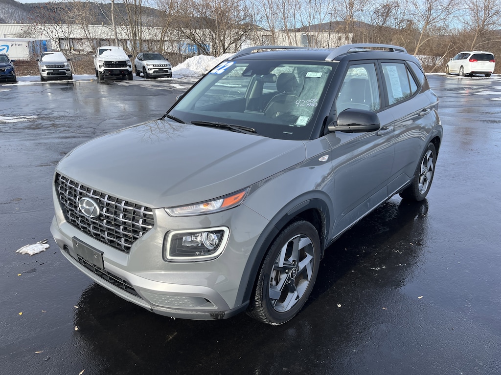 Used 2022 Hyundai Venue Limited SUV