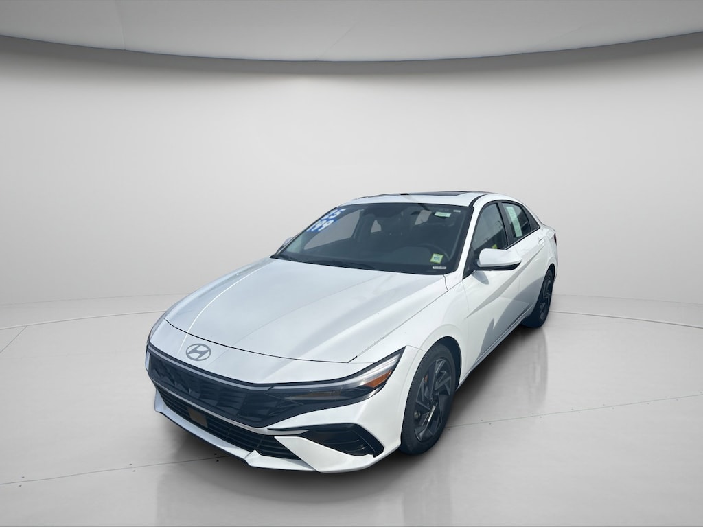 Used 2025 Hyundai Elantra SEL Convenience Sedan