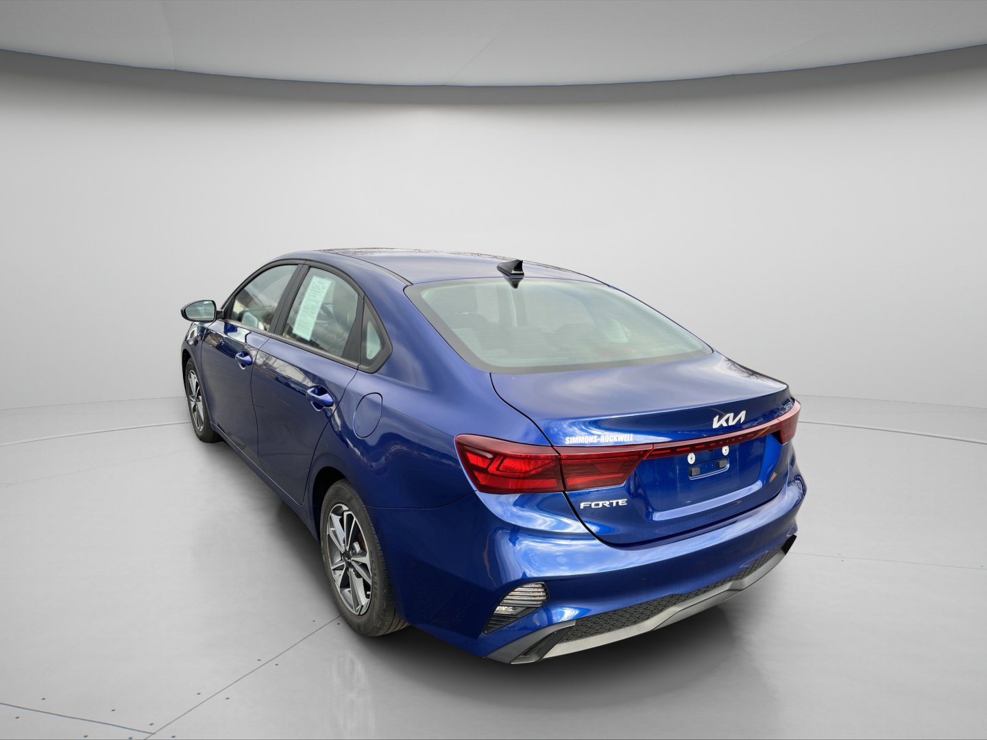 2023 Kia Forte LXS photo 3