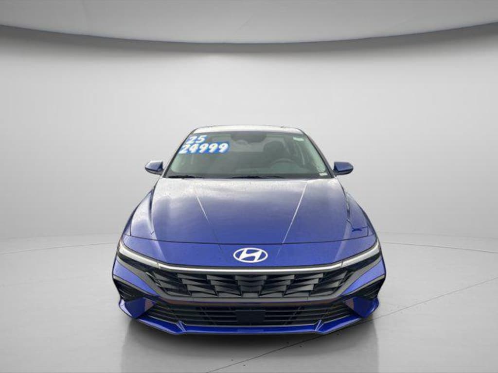 New 2025 Hyundai Elantra SEL Convenience Sedan