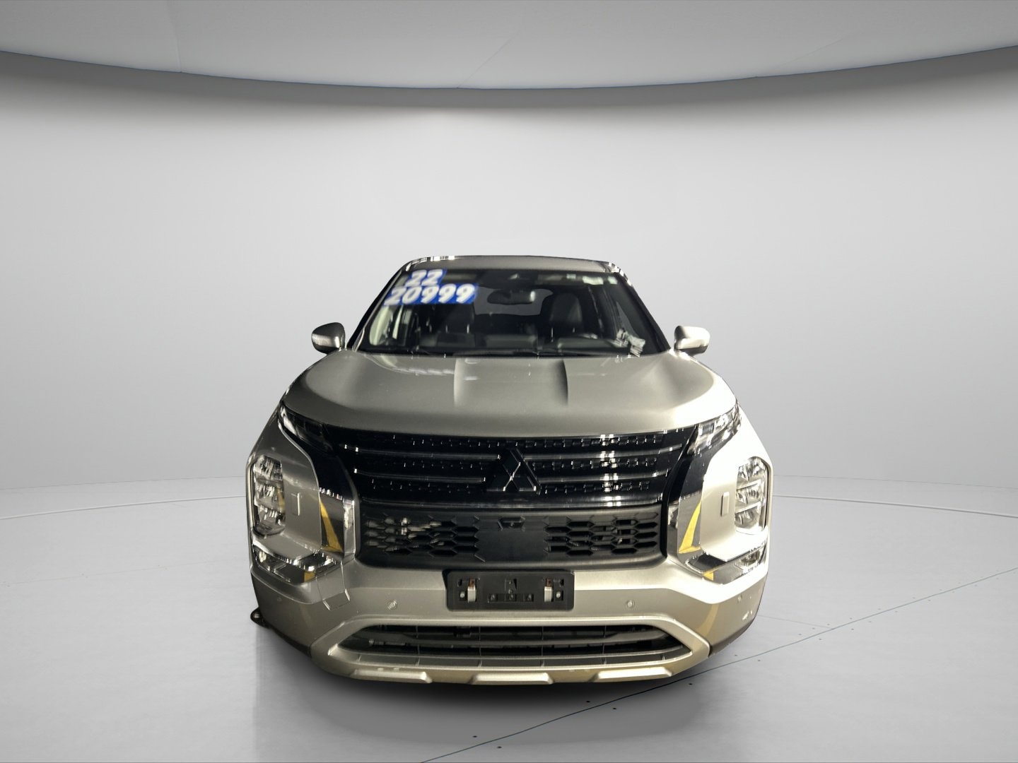 2022 Mitsubishi Outlander SE's photo