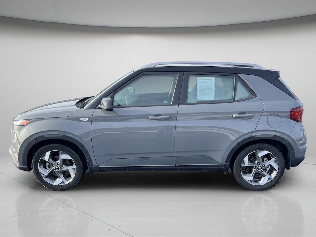 Used 2022 Hyundai Venue Limited SUV