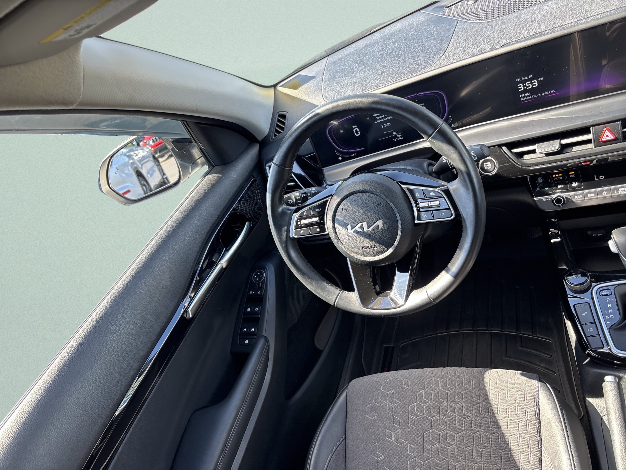 2025 Kia Seltos S - Photo 22
