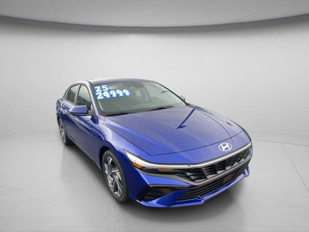 New 2025 Hyundai Elantra SEL Convenience Sedan