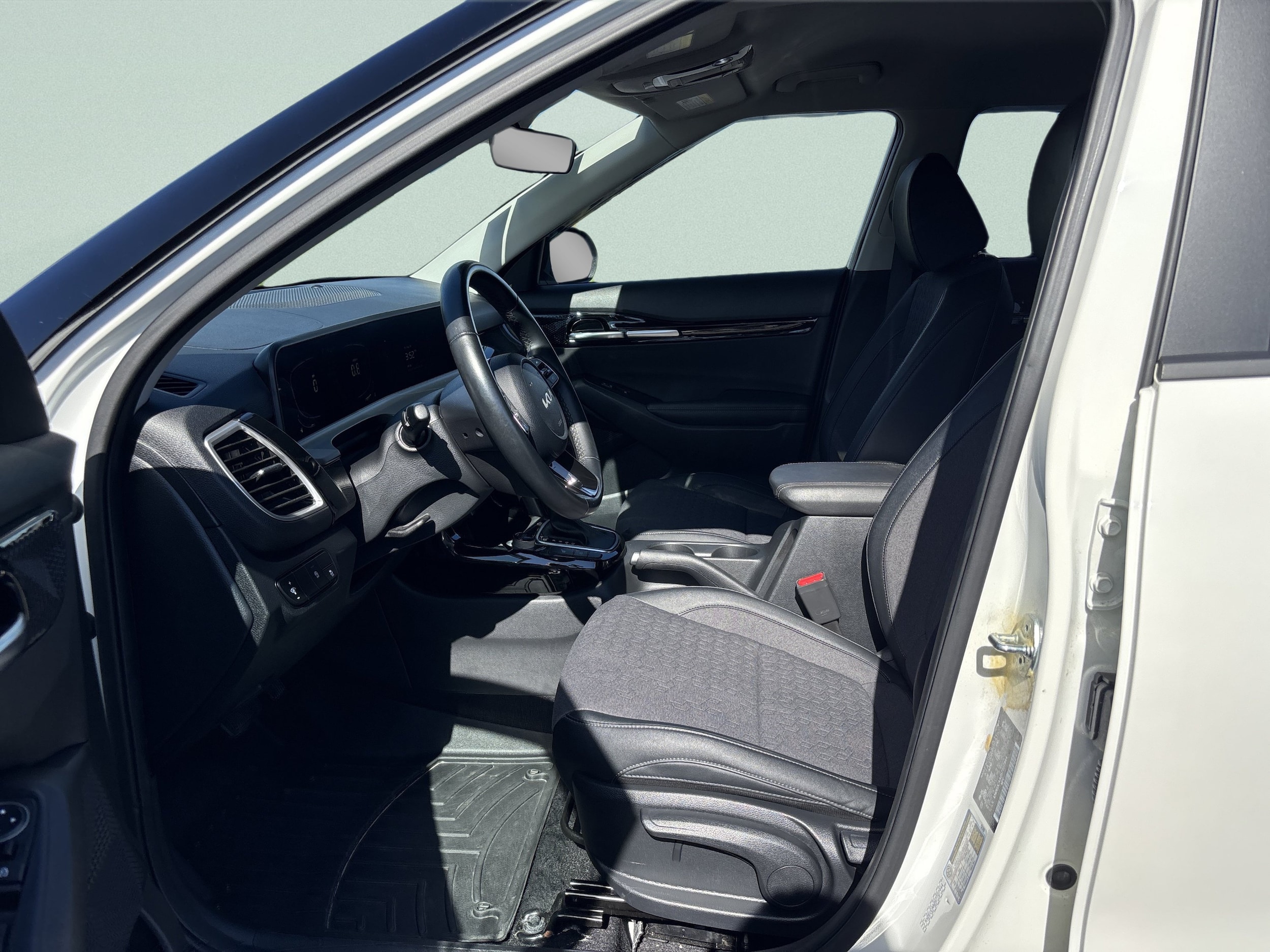 2025 Kia Seltos S - Photo 10
