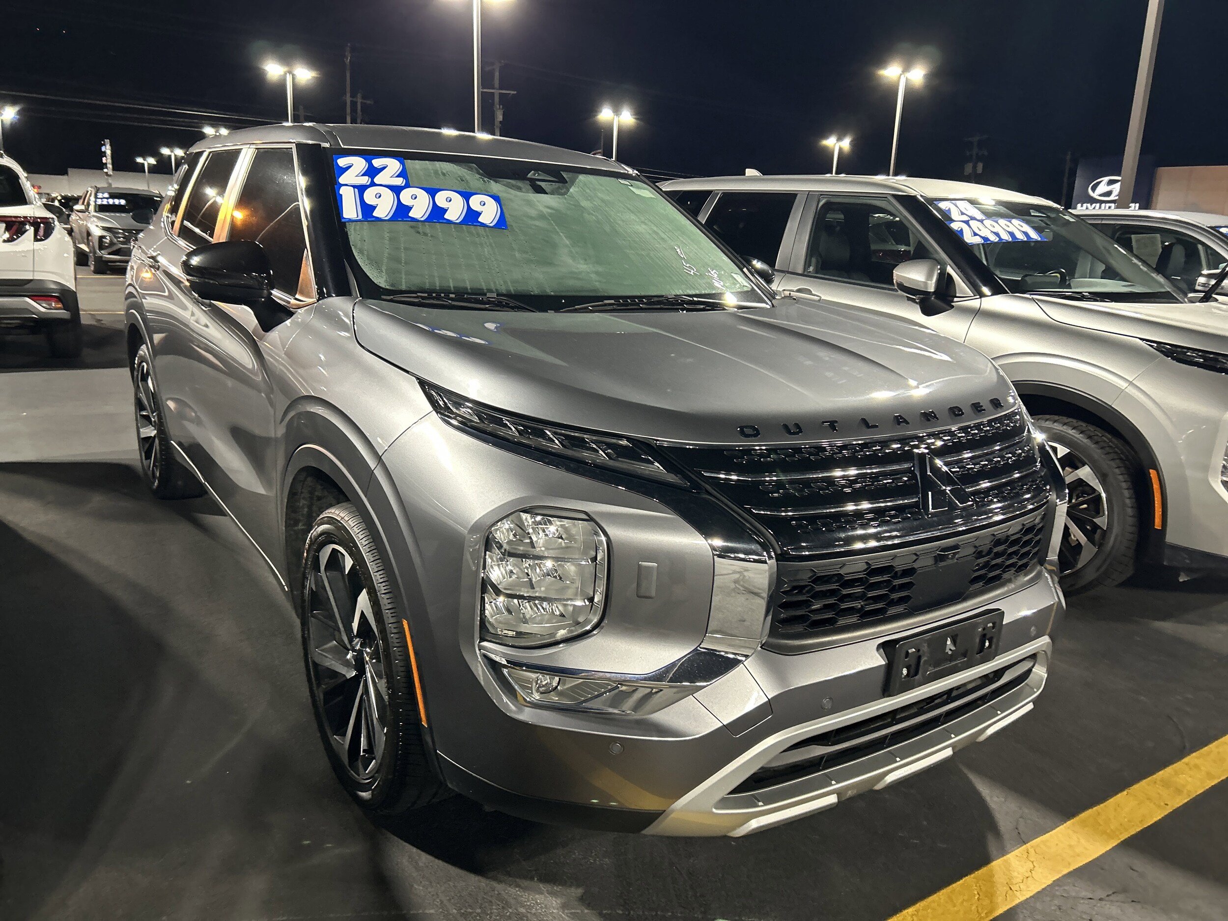 2022 Mitsubishi Outlander Black Edition LE SEL GT photo 2